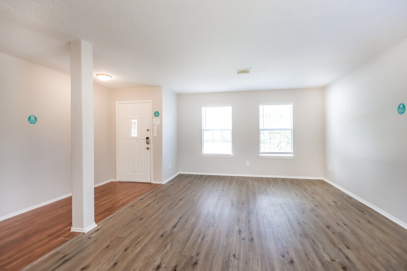 1,980/Mo, 18406 Atascocita Meadows Dr Humble, TX 77346 Sitting Room View