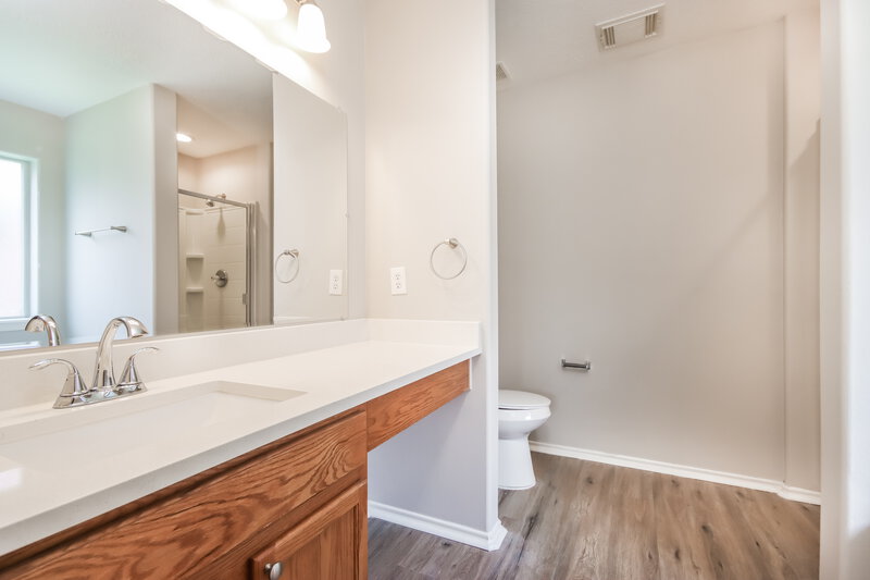 1,980/Mo, 18406 Atascocita Meadows Dr Humble, TX 77346 Main Bathroom View