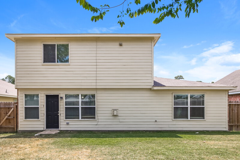 1,980/Mo, 18406 Atascocita Meadows Dr Humble, TX 77346 Rear View