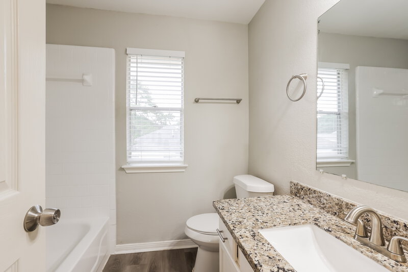 2,080/Mo, 1710 Whiteback Dr Houston, TX 77084 Bathroom View