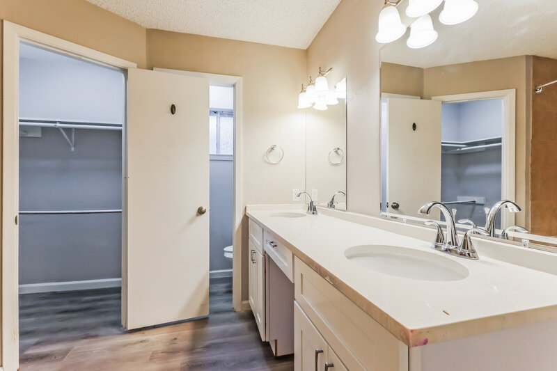1,715/Mo, 4310 Shalom Creek Ln Spring, TX 77388 Main Bathroom View