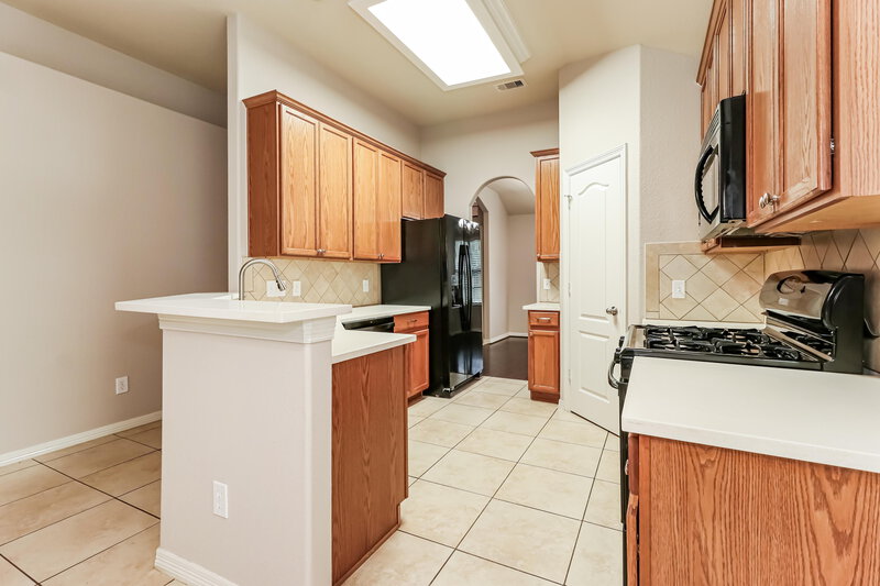 1,880/Mo, 969 Oak Lynn Dr Willis, TX 77378 Kitchen View 2