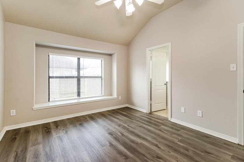1,880/Mo, 969 Oak Lynn Dr Willis, TX 77378 Main Bedroom View