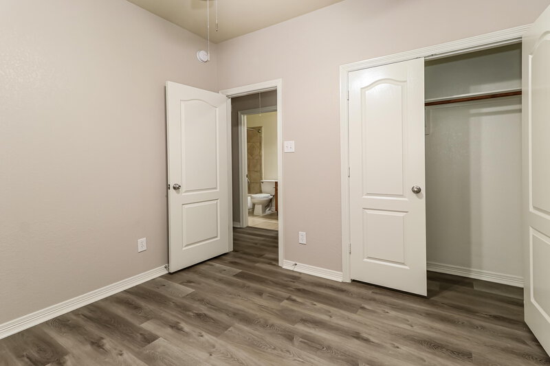 1,880/Mo, 969 Oak Lynn Dr Willis, TX 77378 Bedroom View
