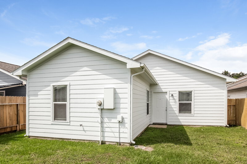 1,815/Mo, 21314 Cherry Canyon Ln Tomball, TX 77375 Rear View