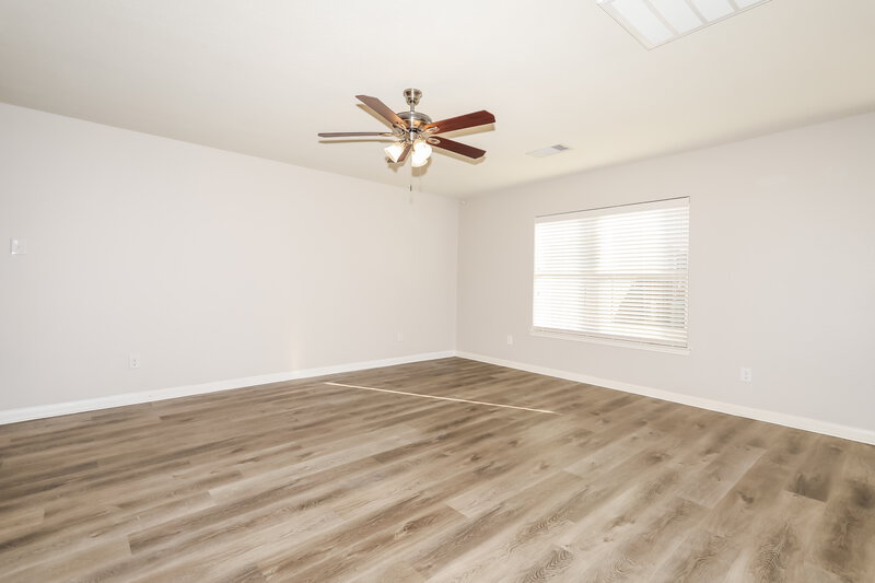 1,865/Mo, 12039 Quartersawn Ln Pinehurst, TX 77362 Living Room View