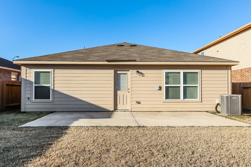 1,865/Mo, 12039 Quartersawn Ln Pinehurst, TX 77362 Rear View