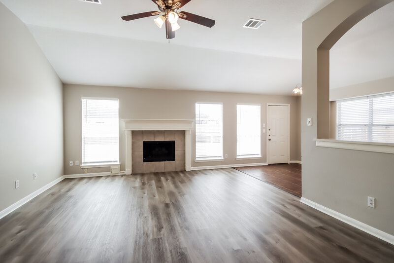 2,080/Mo, 19343 Aspen Trails Dr Katy, TX 77449 Living Room View