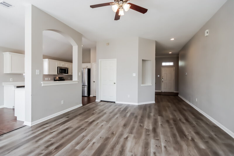2,080/Mo, 19343 Aspen Trails Dr Katy, TX 77449 Living Room View 2