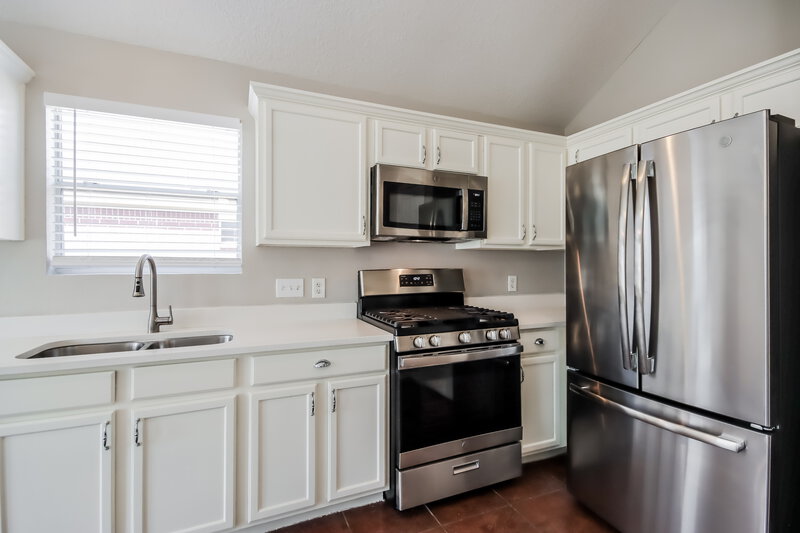 2,080/Mo, 19343 Aspen Trails Dr Katy, TX 77449 Kitchen View 2