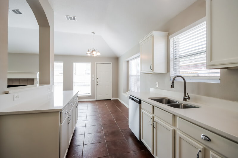 2,080/Mo, 19343 Aspen Trails Dr Katy, TX 77449 Kitchen View 3