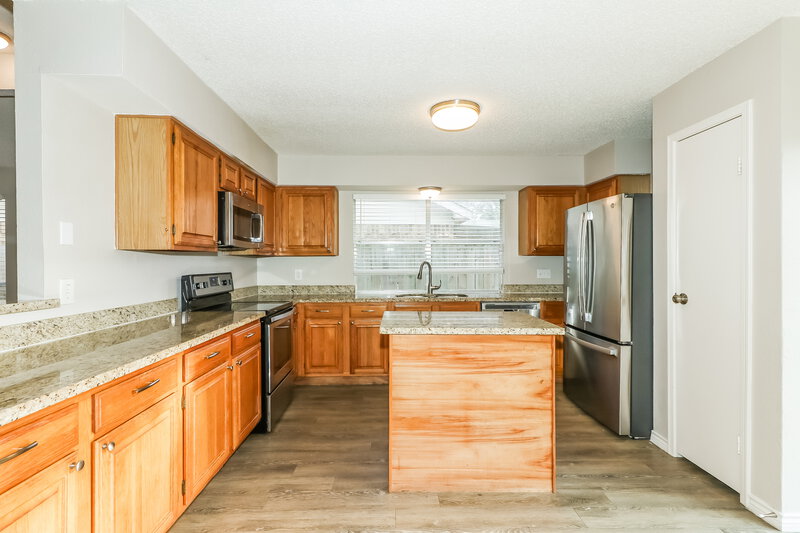 1,920/Mo, 10911 Kirkbud Ln Houston, TX 77089 Kitchen View