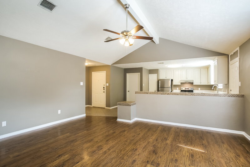 1,925/Mo, 16376 Many Trees Ln Conroe, TX 77302 Living Room View 2