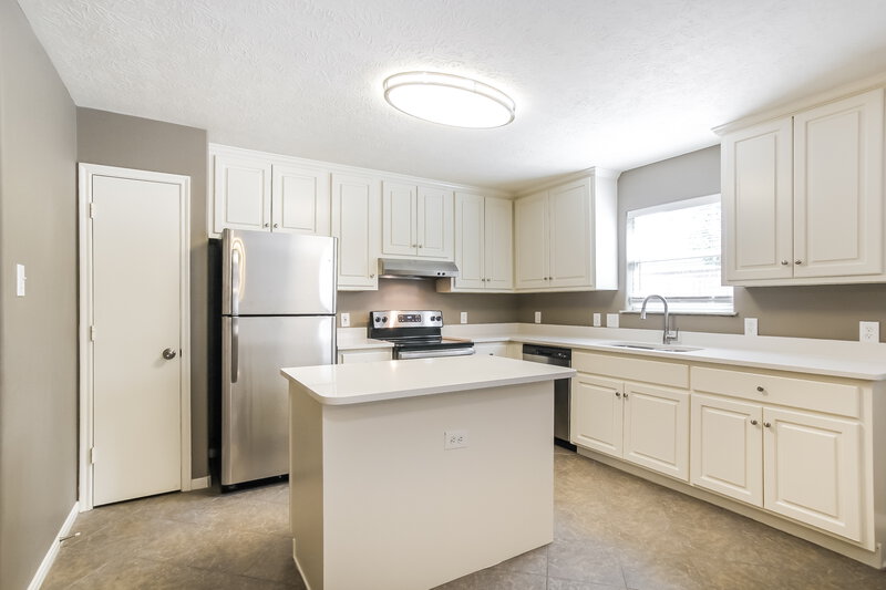 1,925/Mo, 16376 Many Trees Ln Conroe, TX 77302 Kitchen View 2