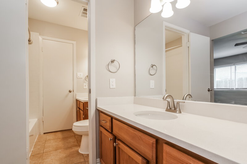 2,315/Mo, 4206 Stallion Brook Ln Spring, TX 77388 Main Bathroom View