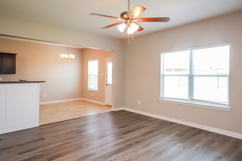 2,415/Mo, 7114 Millford Hill Ct Rosenberg, TX 77469 Living Room View