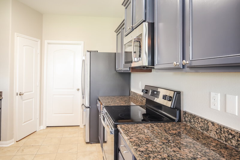 2,415/Mo, 7114 Millford Hill Ct Rosenberg, TX 77469 Kitchen View