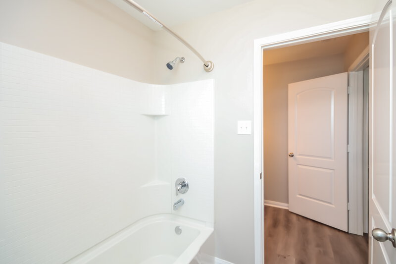 2,415/Mo, 7114 Millford Hill Ct Rosenberg, TX 77469 Main Bathroom View