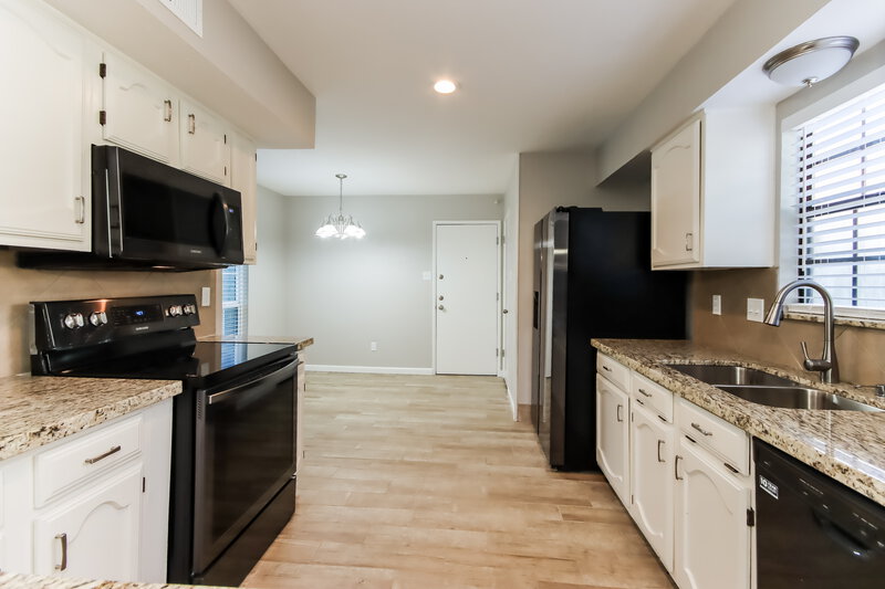 1,865/Mo, 19902 Rising Star Dr Humble, TX 77338 Kitchen View