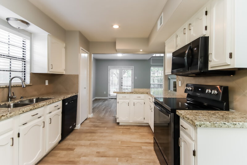 1,865/Mo, 19902 Rising Star Dr Humble, TX 77338 Kitchen View 2