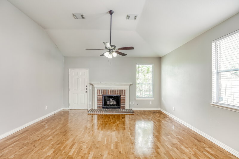 2,170/Mo, 7106 Blanco Pines Dr Humble, TX 77346 Living Room View 2