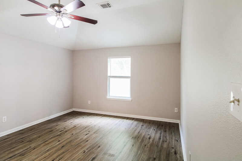 1,900/Mo, 1083 Shadow Glenn Dr Conroe, TX 77301 Main Bedroom View