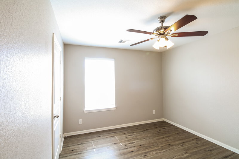 2,560/Mo, 2302 Thunderbolt Peak Dr Rosharon, TX 77583 Main Bedroom View