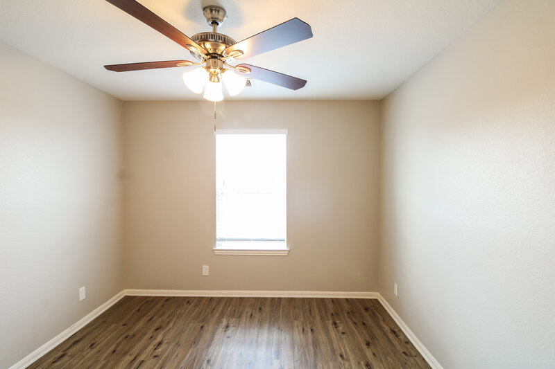 2,560/Mo, 2302 Thunderbolt Peak Dr Rosharon, TX 77583 Bedroom View 2