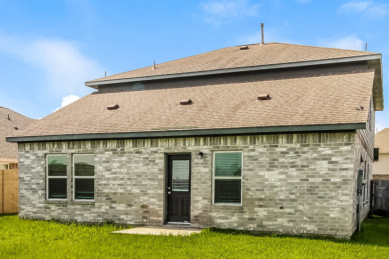 2,560/Mo, 2302 Thunderbolt Peak Dr Rosharon, TX 77583 Rear View 3