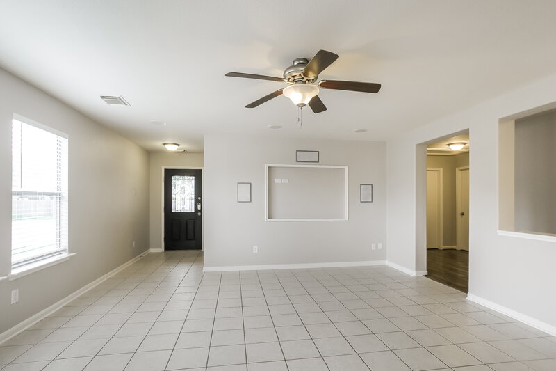 2,140/Mo, 6343 Bright Bloom Ln Spring, TX 77379 Living Room View 2