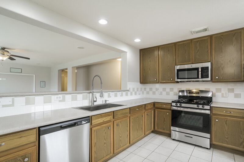 2,140/Mo, 6343 Bright Bloom Ln Spring, TX 77379 Kitchen View 2