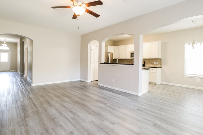 1,775/Mo, 18460 Sunrise Maple Dr Montgomery, TX 77316 Living Room View 2