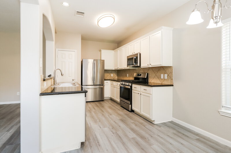 1,775/Mo, 18460 Sunrise Maple Dr Montgomery, TX 77316 Kitchen View