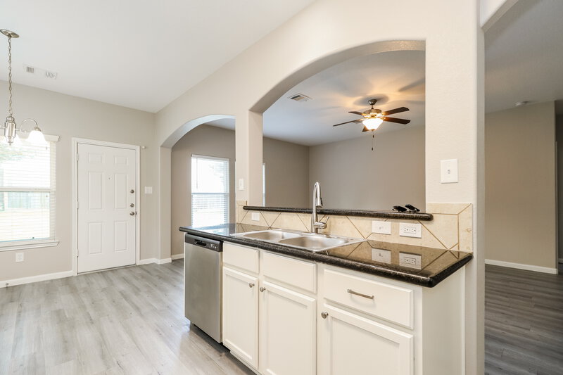 1,775/Mo, 18460 Sunrise Maple Dr Montgomery, TX 77316 Kitchen View 2