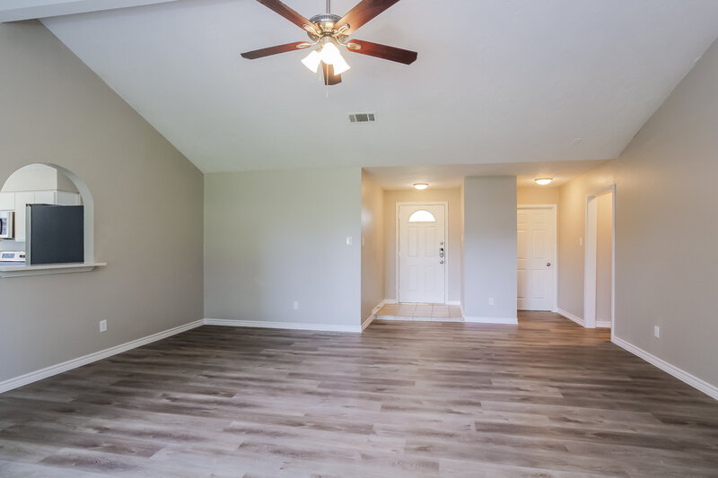 1,760/Mo, 20014 Lions Gate Dr Humble, TX 77338 Living Room View 2