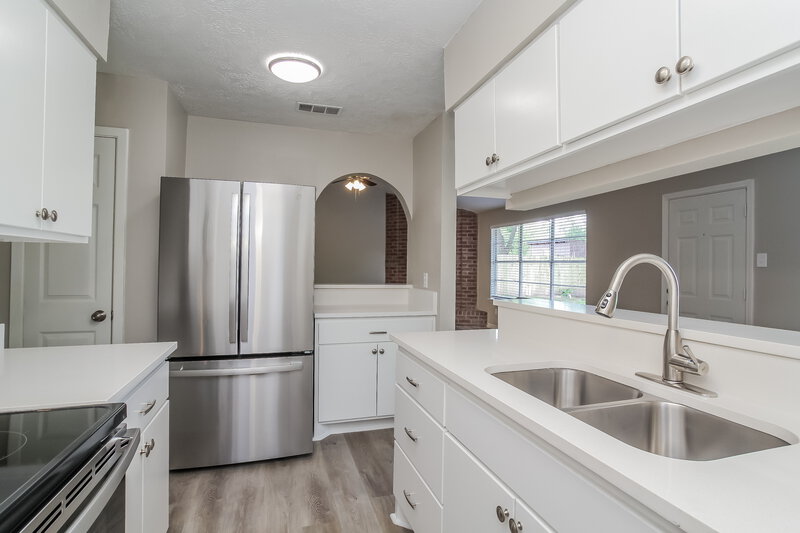 1,760/Mo, 20014 Lions Gate Dr Humble, TX 77338 Kitchen View 2