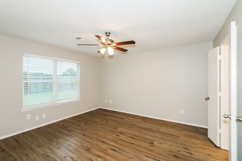 2,720/Mo, 4102 Buras Pass Ln Houston, TX 77045 Main Bedroom View