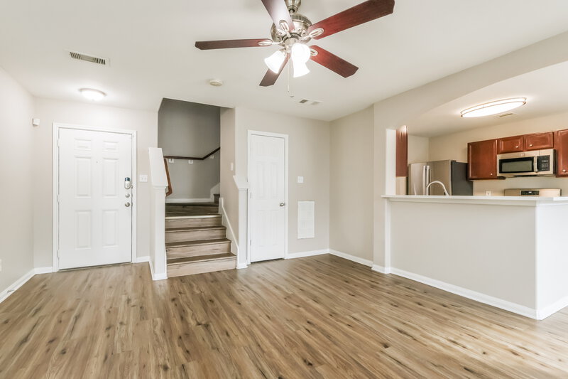 1,790/Mo, 2507 Kiplands Way Dr Houston, TX 77014 Living Room View 2