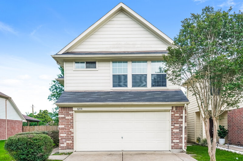 1,825/Mo, 8238 Fuqua Gardens Dr Houston, TX 77075 External View