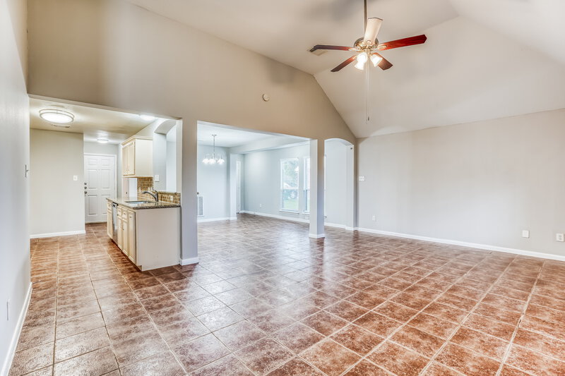 1,825/Mo, 8238 Fuqua Gardens Dr Houston, TX 77075 Living Room View 2