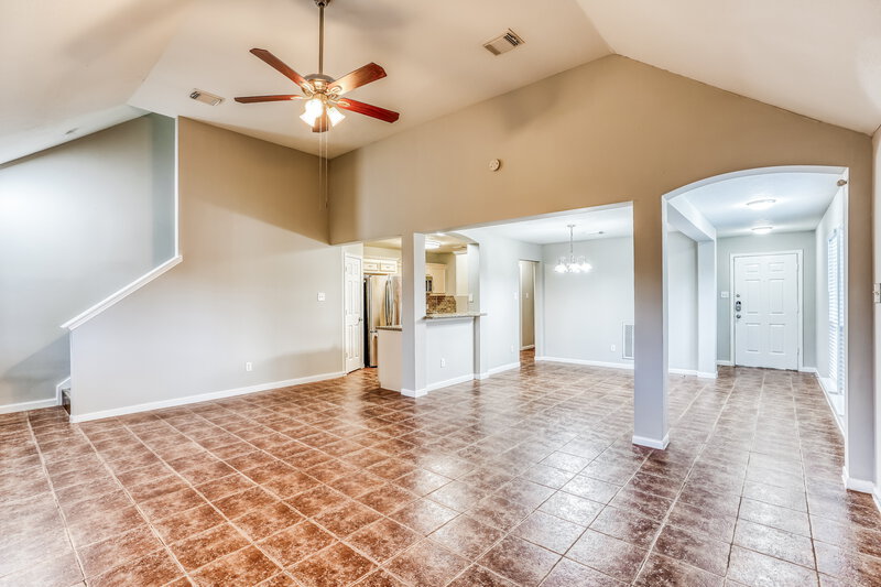 1,825/Mo, 8238 Fuqua Gardens Dr Houston, TX 77075 Living Room View 3