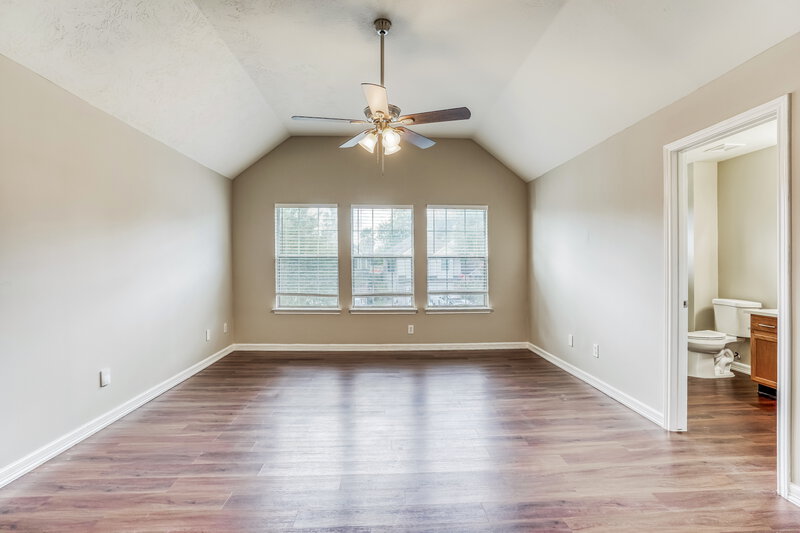 1,825/Mo, 8238 Fuqua Gardens Dr Houston, TX 77075 Main Bedroom View