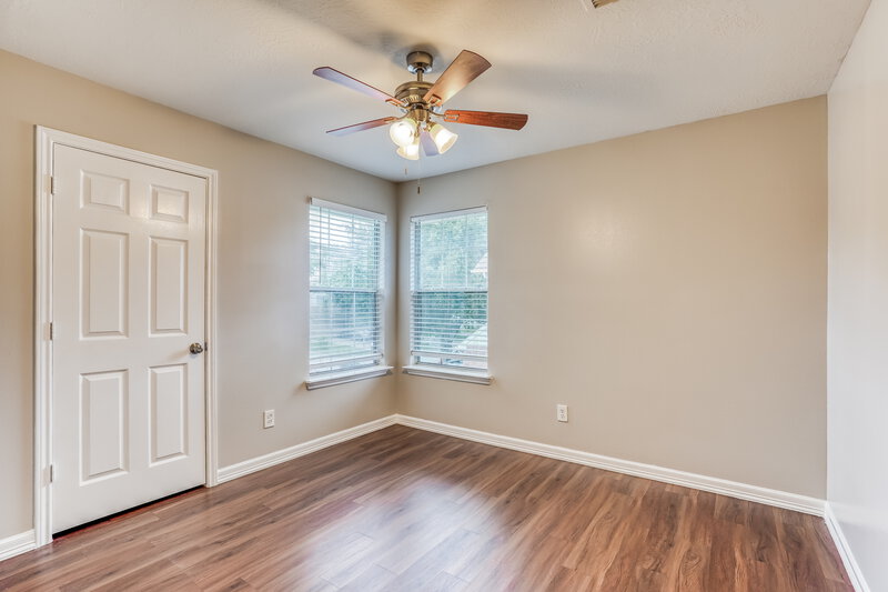 1,825/Mo, 8238 Fuqua Gardens Dr Houston, TX 77075 Bedroom View