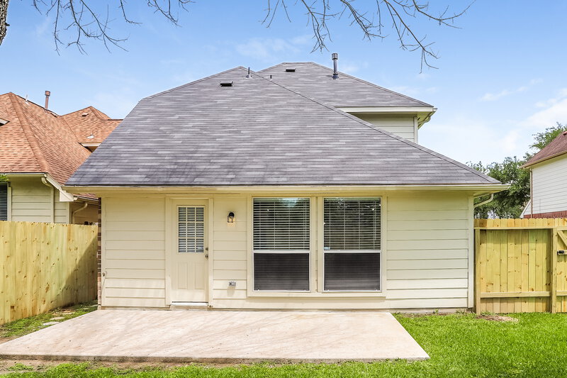 2,020/Mo, 8238 Fuqua Gardens Dr Houston, TX 77075 Rear View