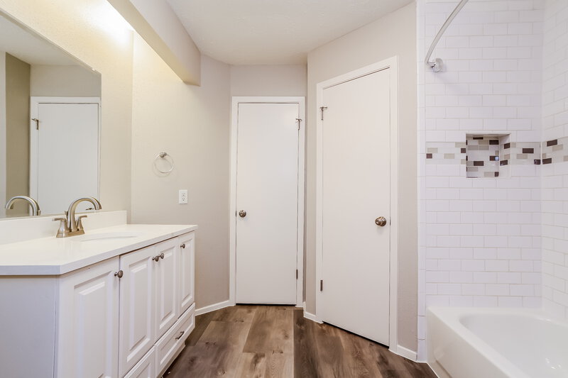 1,985/Mo, 3522 Acorn Run Ln Spring, TX 77389 Main Bathroom View