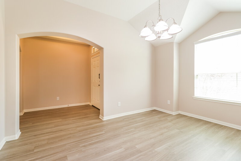 1,775/Mo, 603 Lake View Dr Montgomery, TX 77356 Dining Room View