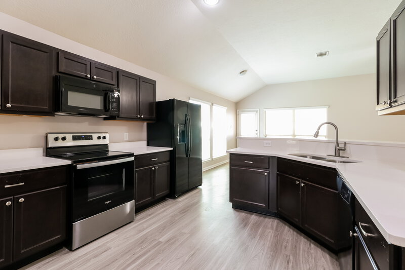 1,775/Mo, 603 Lake View Dr Montgomery, TX 77356 Kitchen View