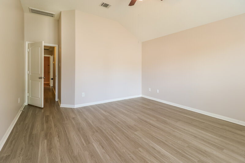 1,775/Mo, 603 Lake View Dr Montgomery, TX 77356 Main Bedroom View