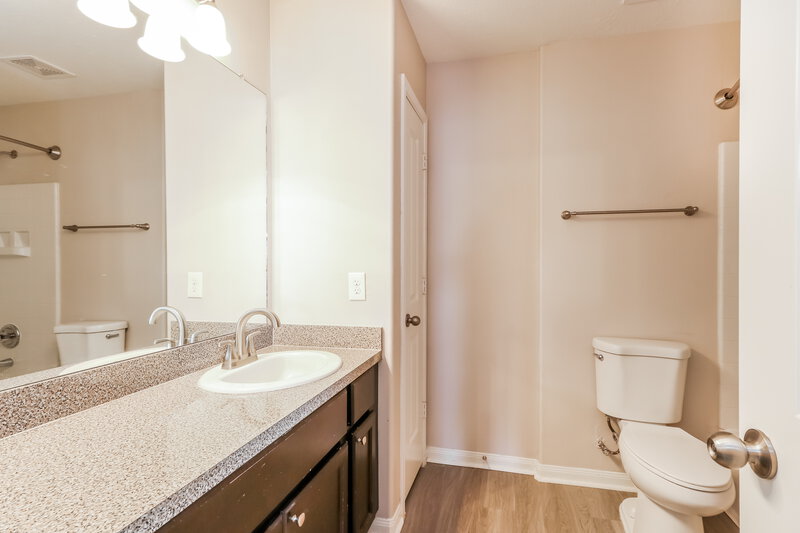 1,775/Mo, 603 Lake View Dr Montgomery, TX 77356 Bathroom View