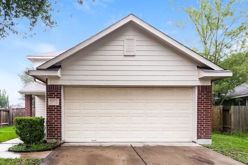 2,140/Mo, 12807 Colony Heath Ln Houston, TX 77085 External View